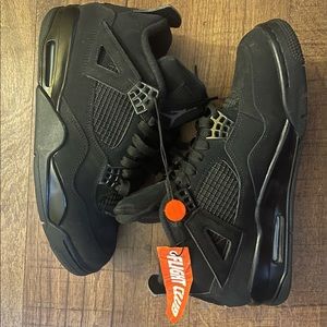 Black Cat 4’s Sz 8.5 M